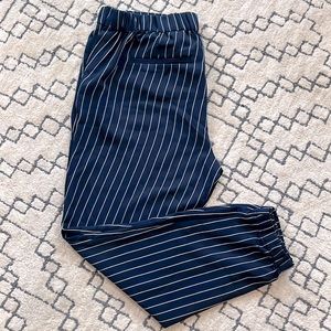 🔥 NWT🔥 Trouve’ women’s pull on jogger style trousers. Size 10.